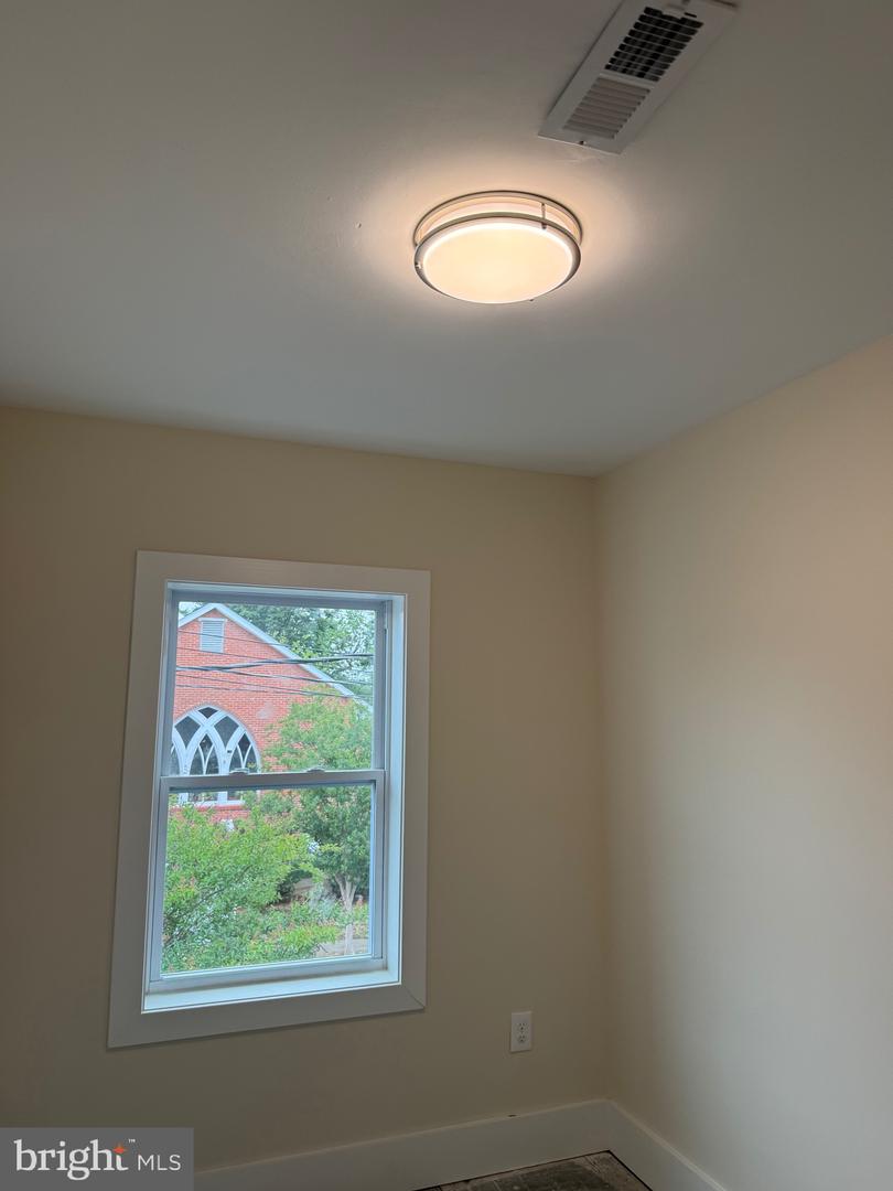822 Lafayette Blvd Property Photo 12