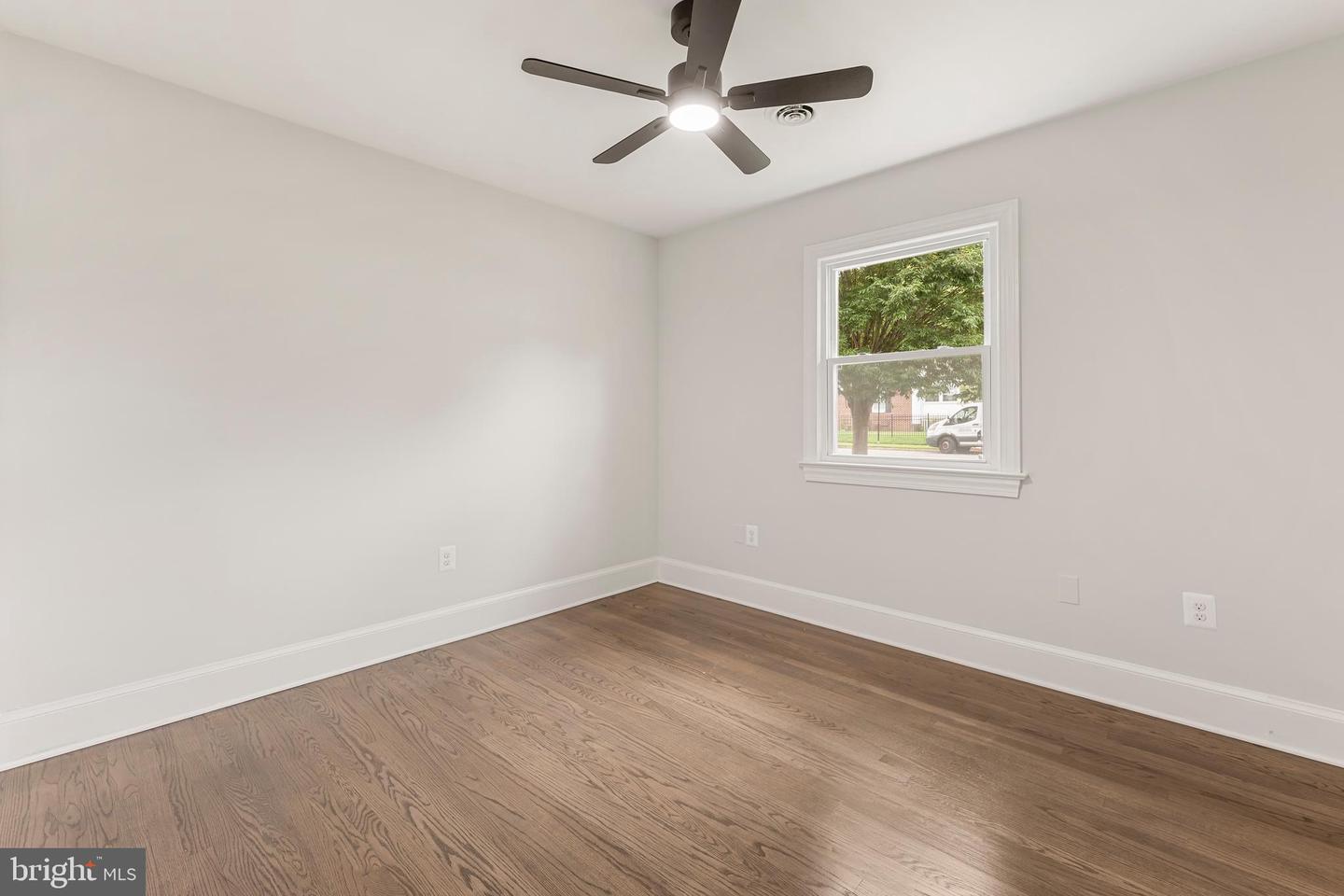 1329 Brent St Property Photo 21
