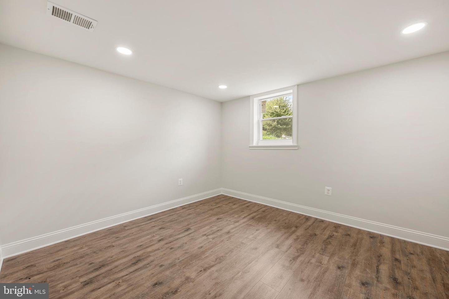 1329 Brent St Property Photo 29