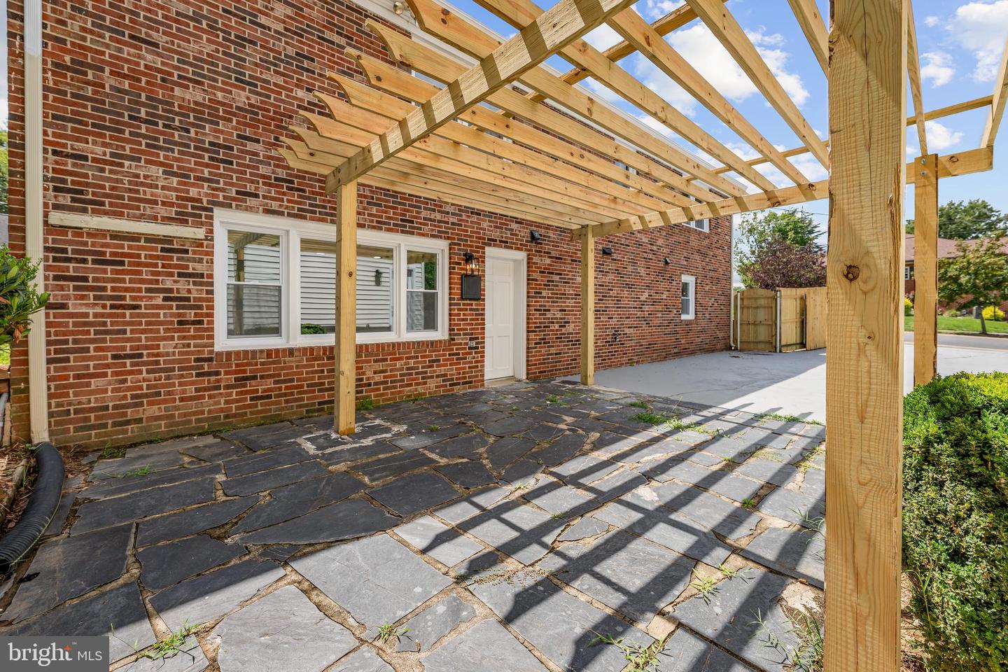 1329 Brent St Property Photo 37