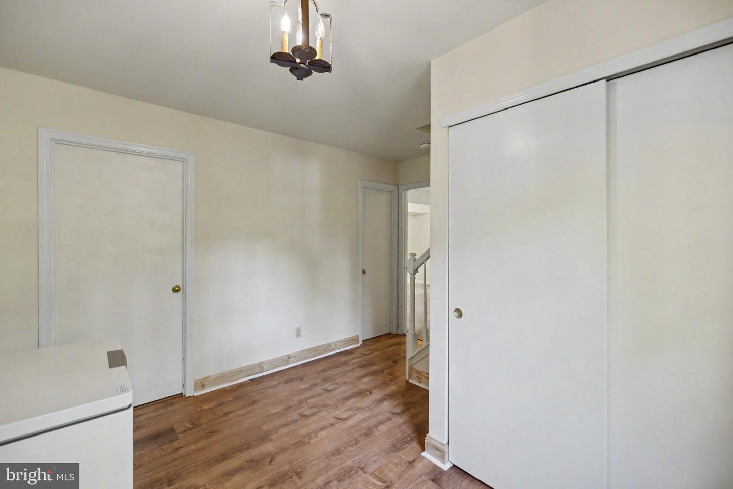 7 Seneca Ter Property Photo 2