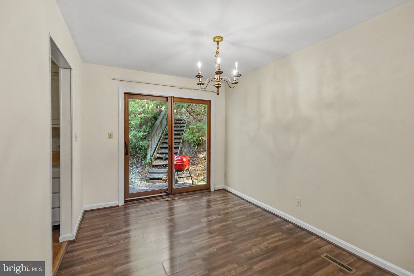 7 Seneca Ter Property Photo 13