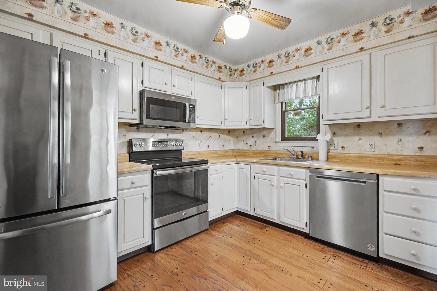 7 Seneca Ter Property Photo 15