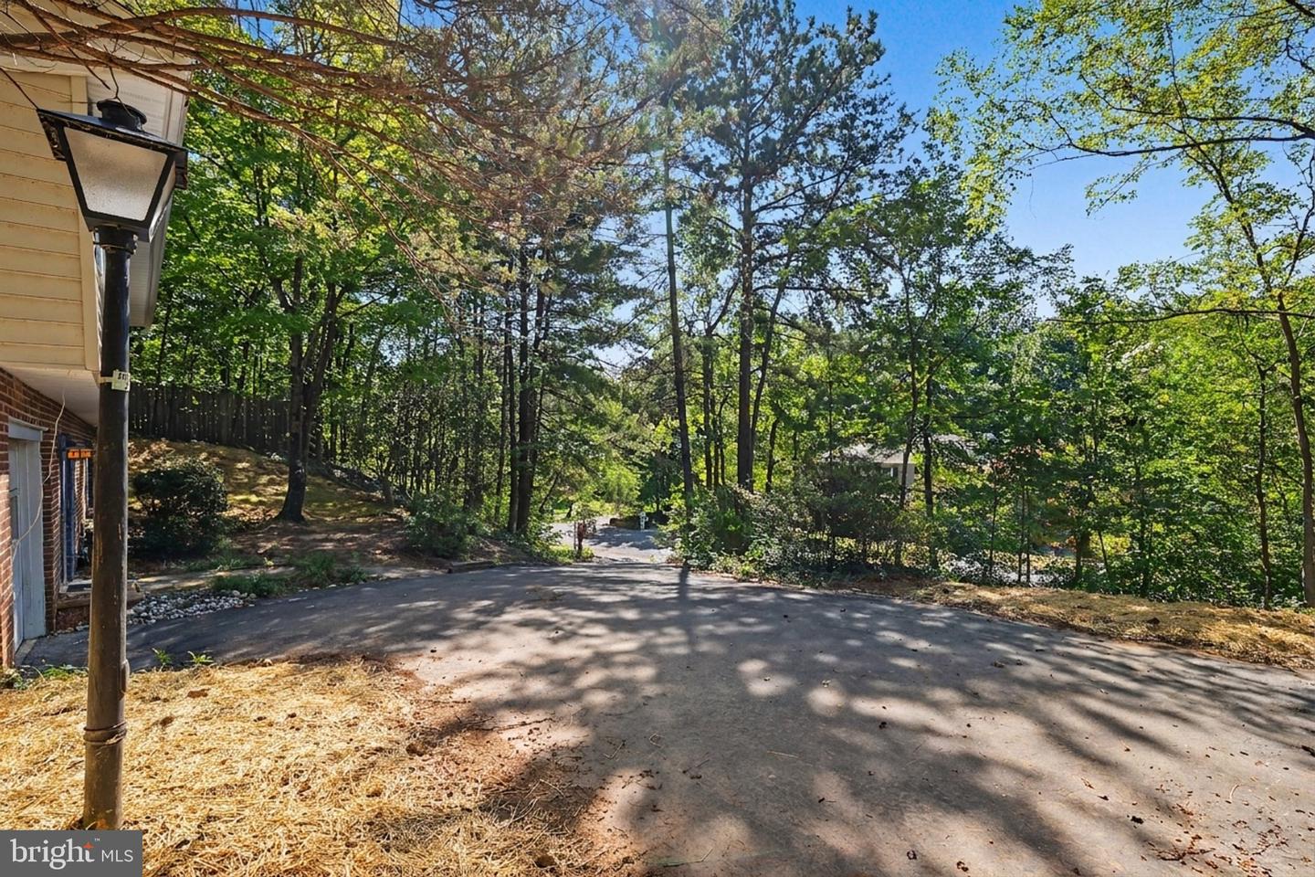 7 Seneca Ter Property Photo 38