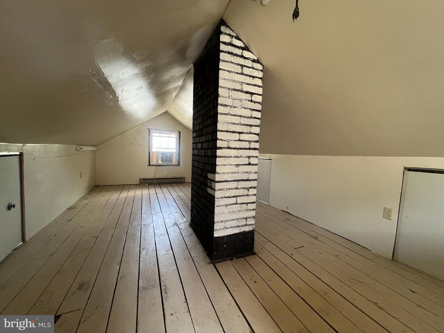 813 Marye St Property Photo 17