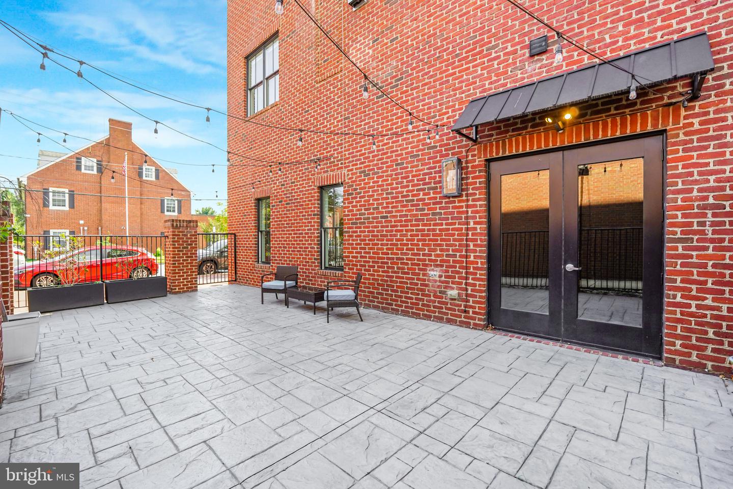 521 William St Property Photo 7