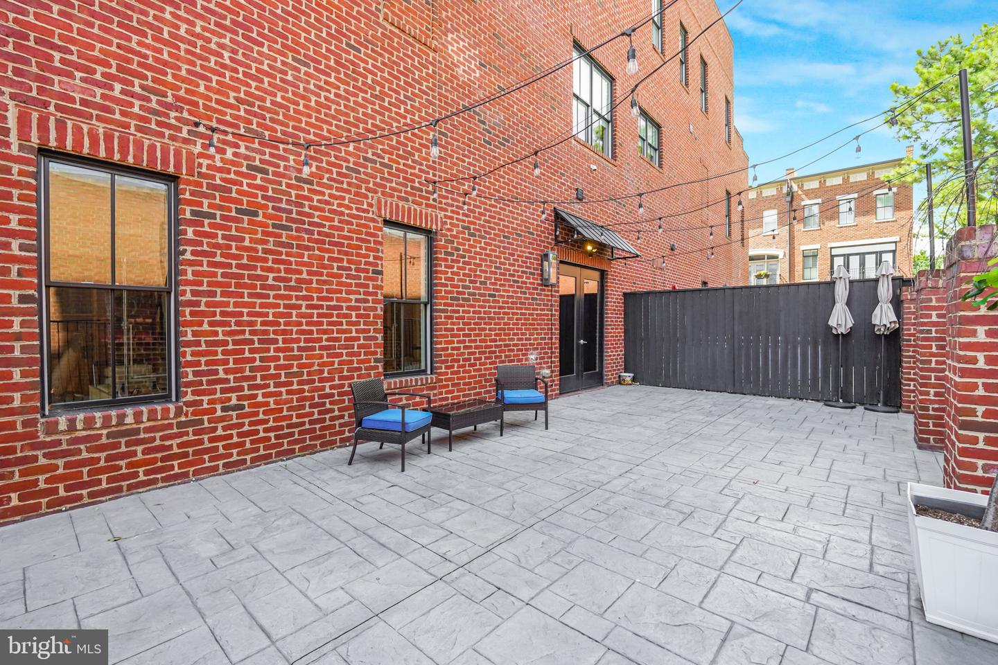 521 William St Property Photo 8