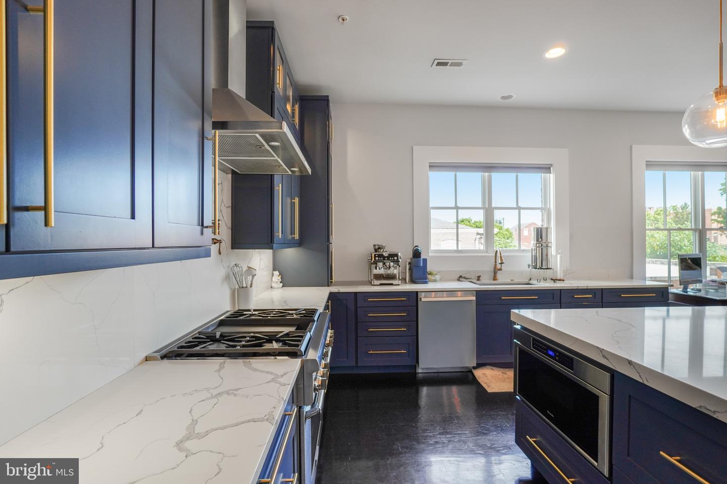 521 William St Property Photo 15