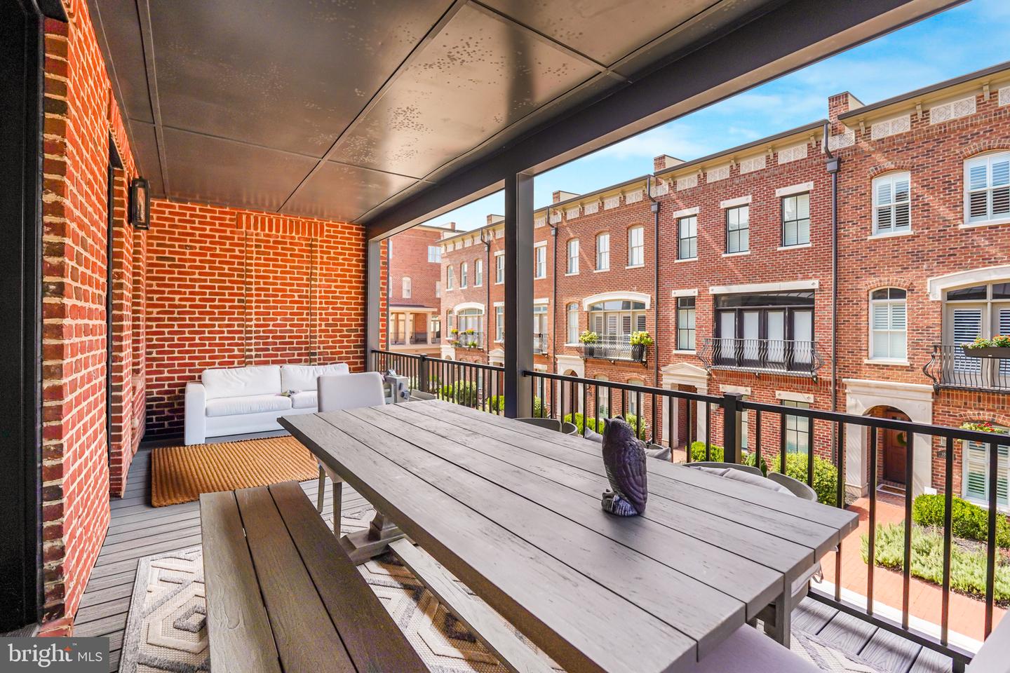 521 William St Property Photo 37