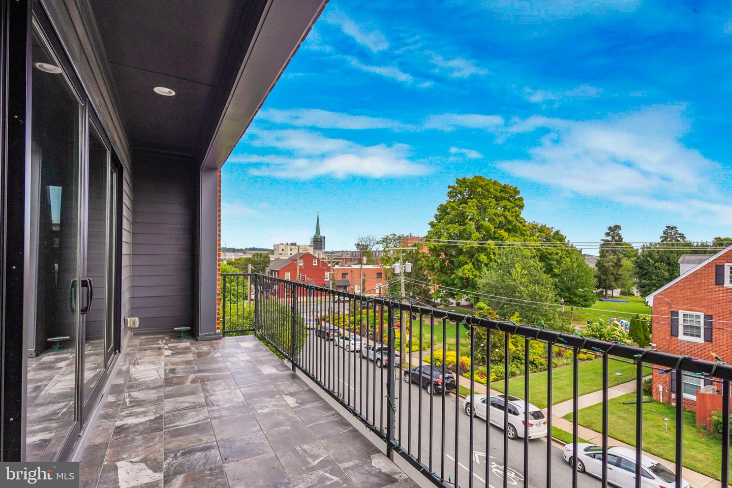 521 William St Property Photo 51