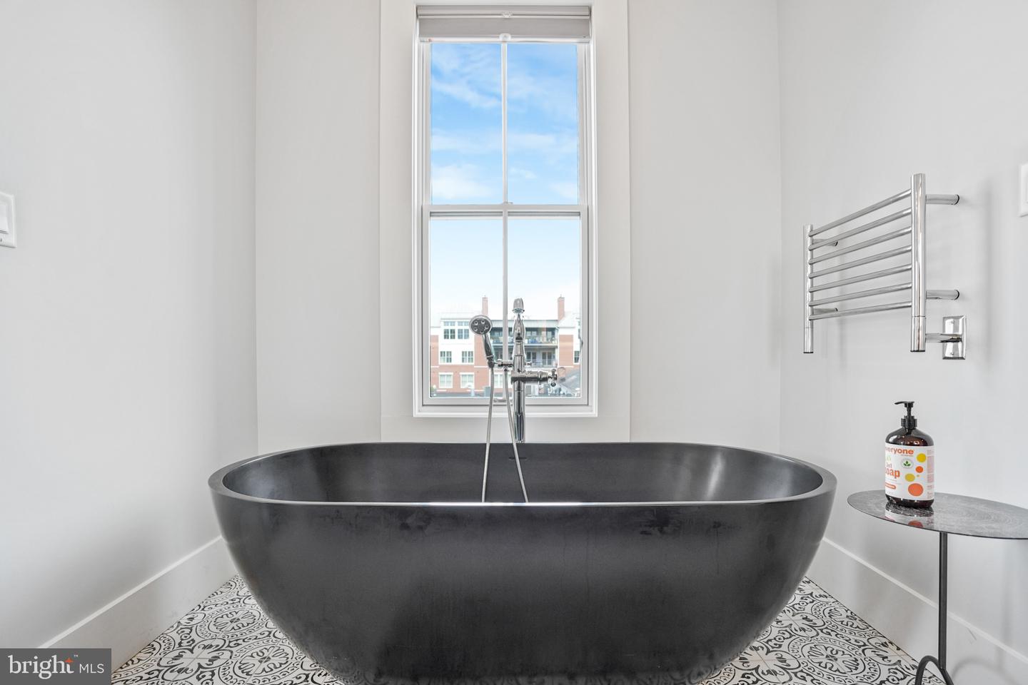 521 William St Property Photo 60