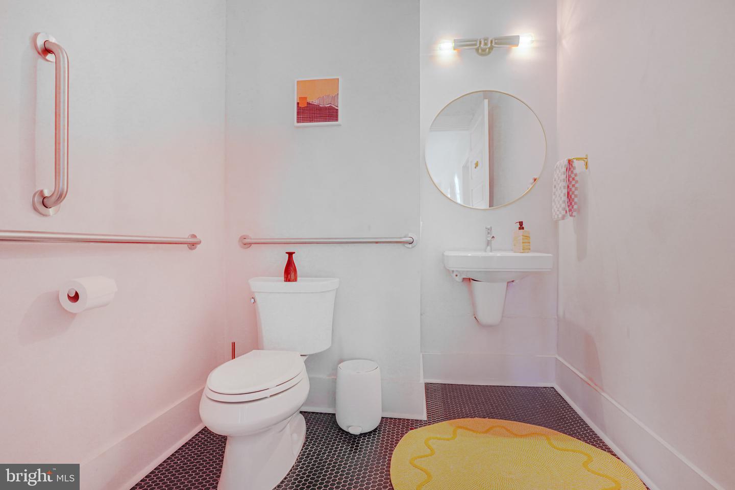 521 William St Property Photo 73