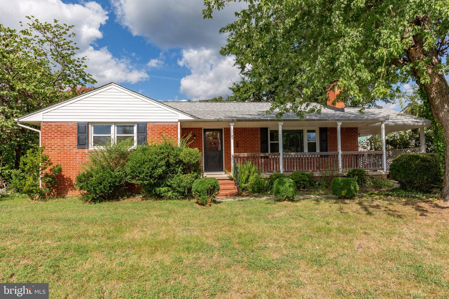 125 HILLCREST DR Property Photo 1