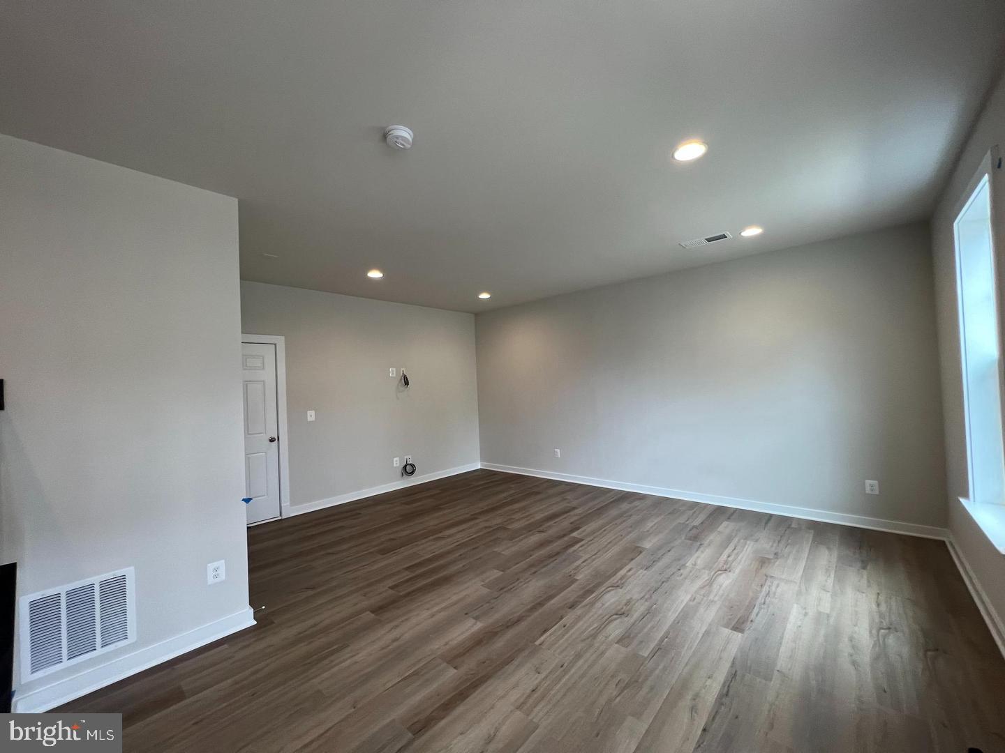 217 Willis St Property Photo 3