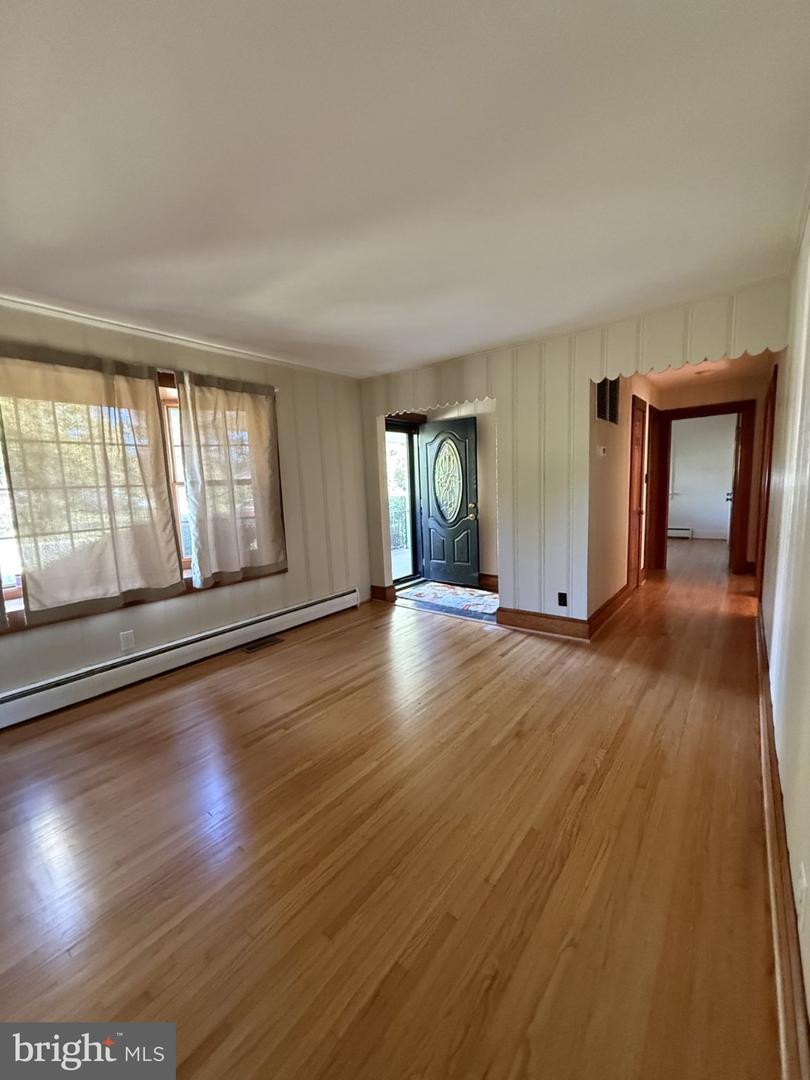 446 Hanson Ave Property Photo 10