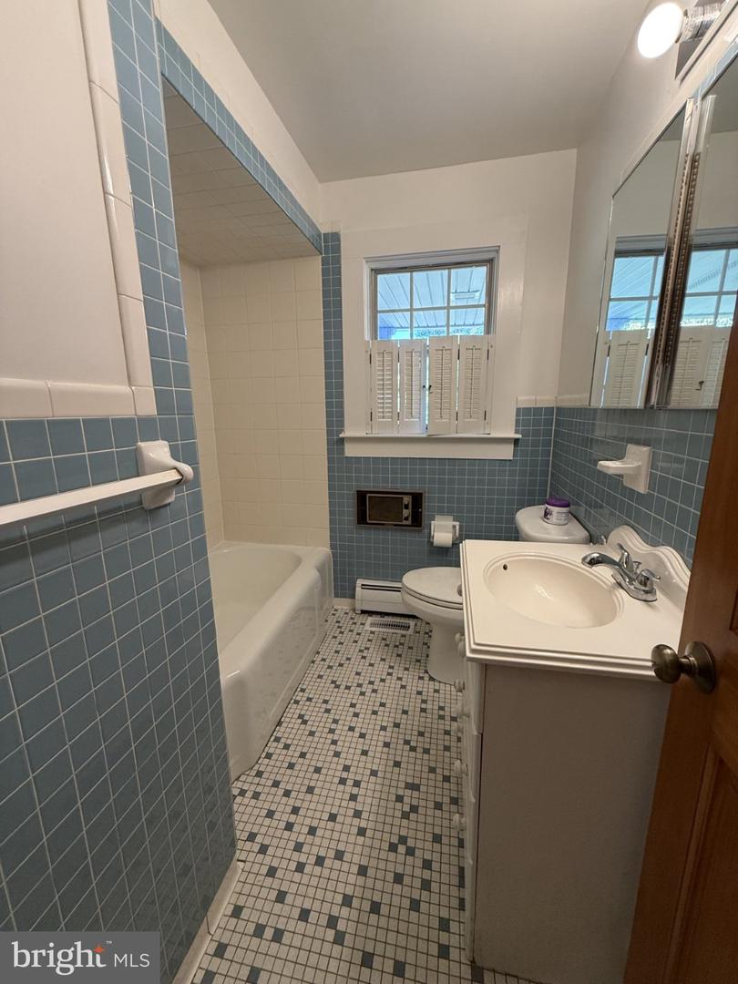 446 Hanson Ave Property Photo 11