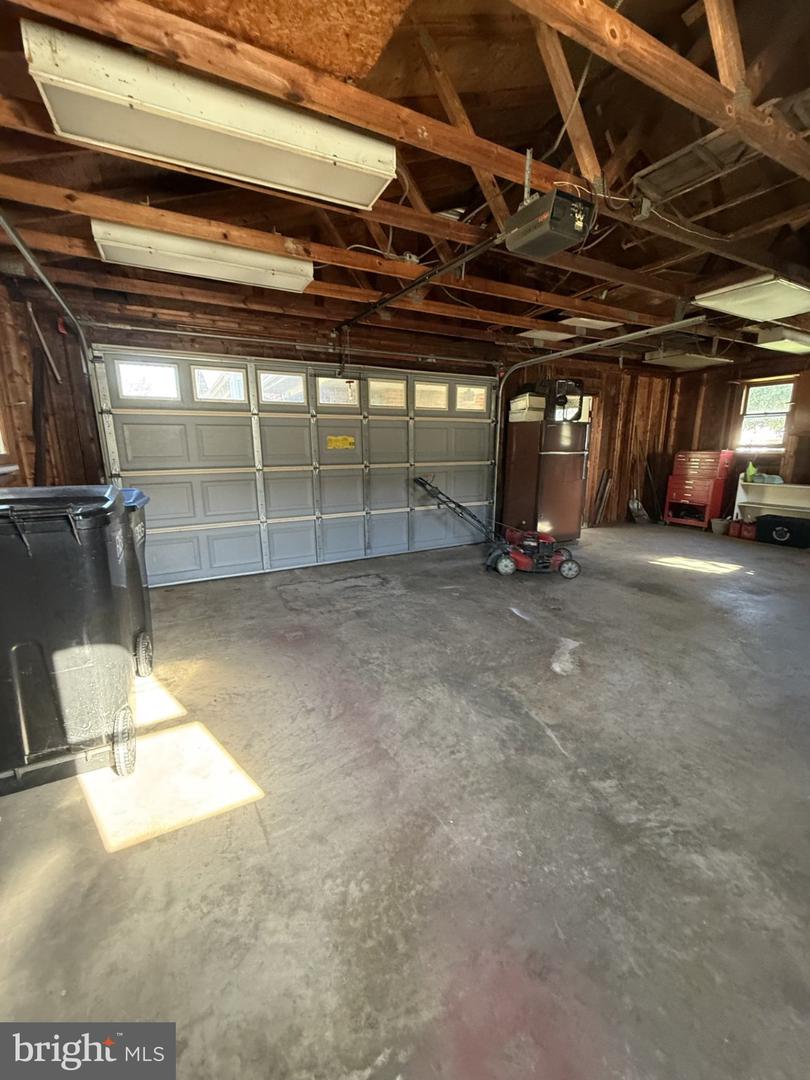 446 Hanson Ave Property Photo 32