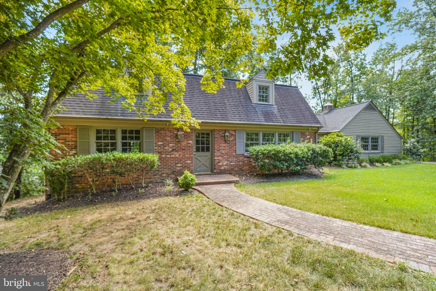 5 Delahay Dr Property Photo 3