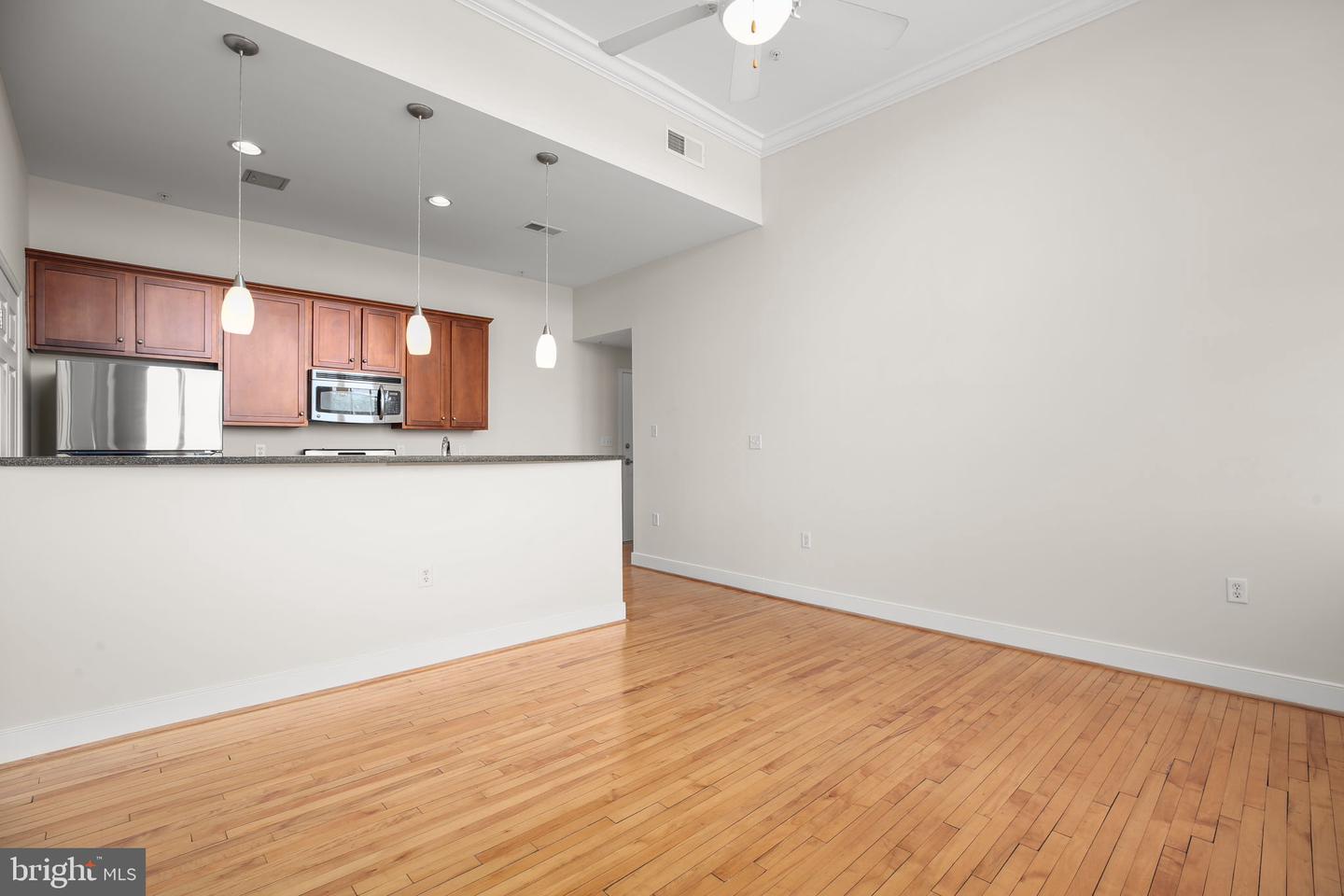 900 Barton St #307 Property Photo 6