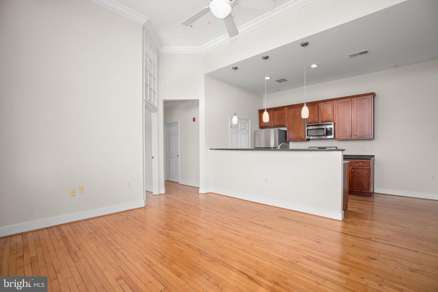 900 Barton St #307 Property Photo 7