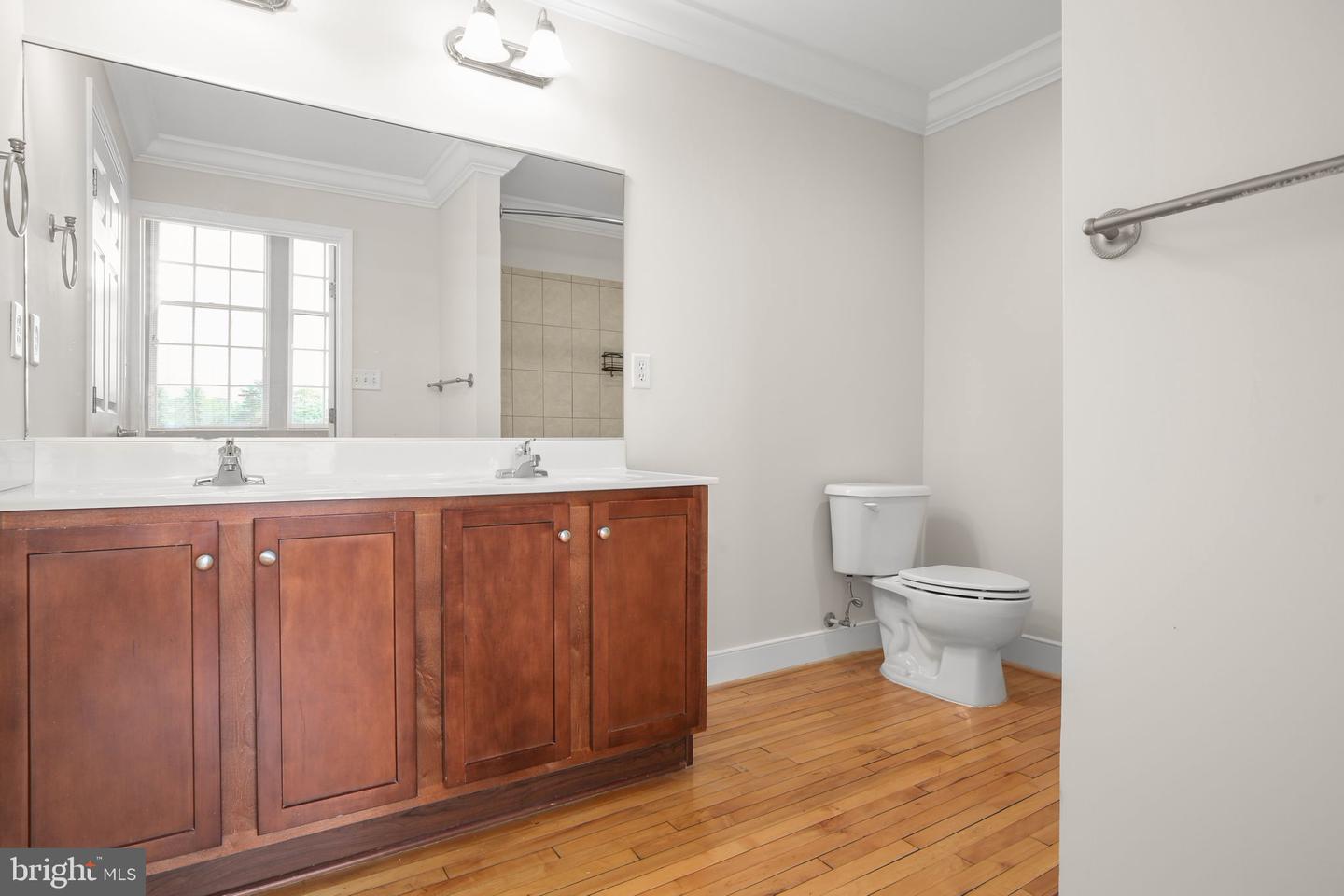 900 Barton St #307 Property Photo 17