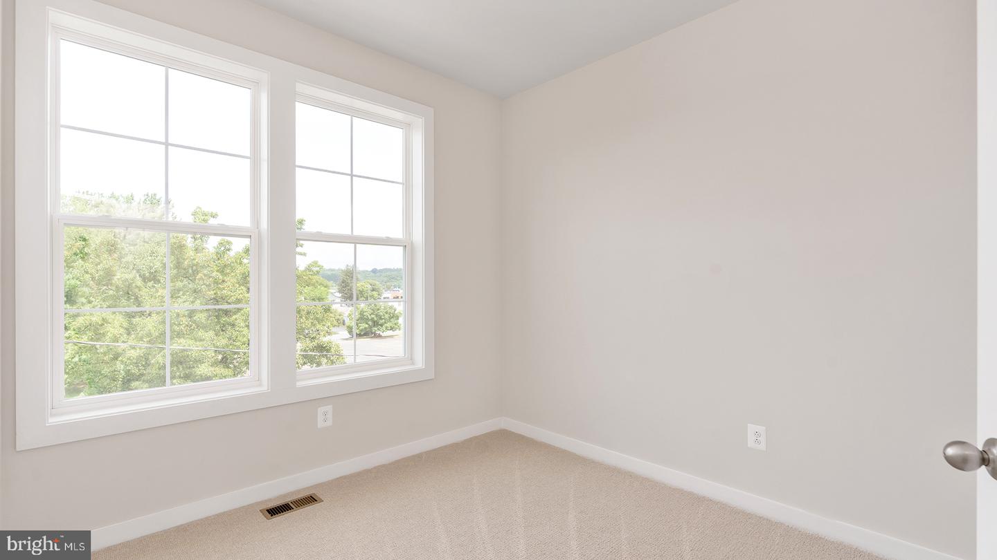 420 Germania St Property Photo 26