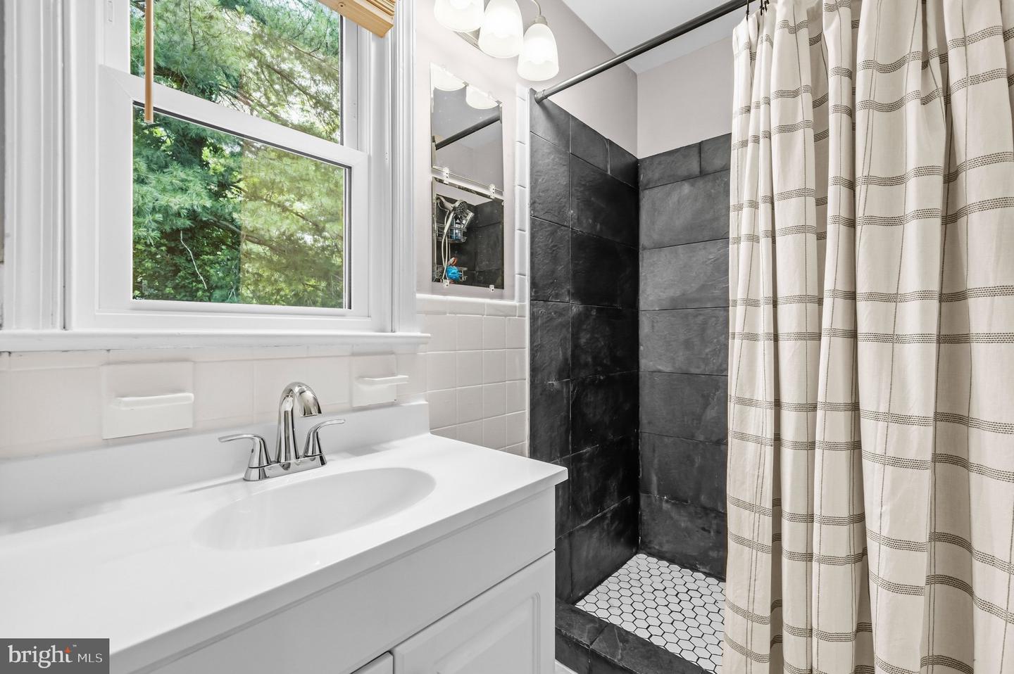 1 Hooker Pl Property Photo 14