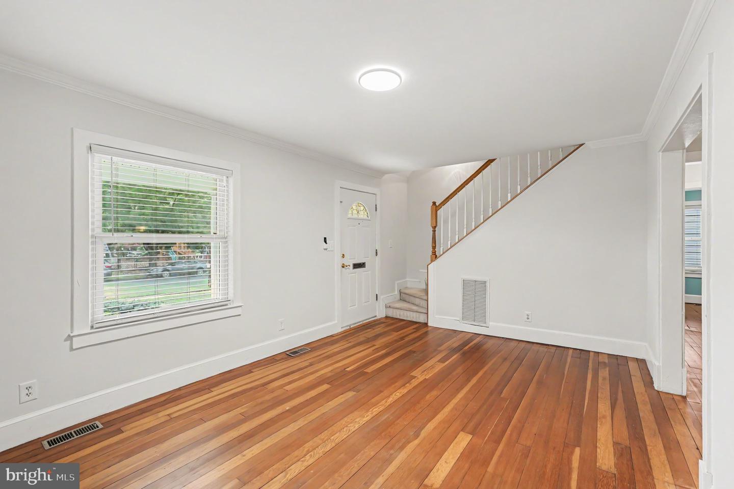 1319 Augustine Ave Property Photo 8