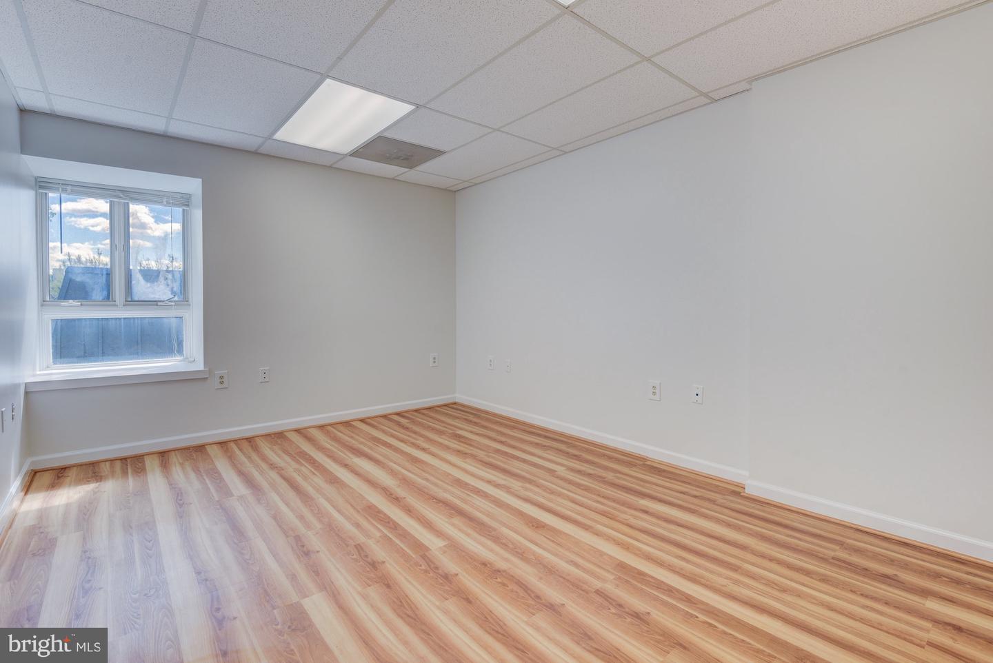 10627 Jones St #301b Property Photo 15