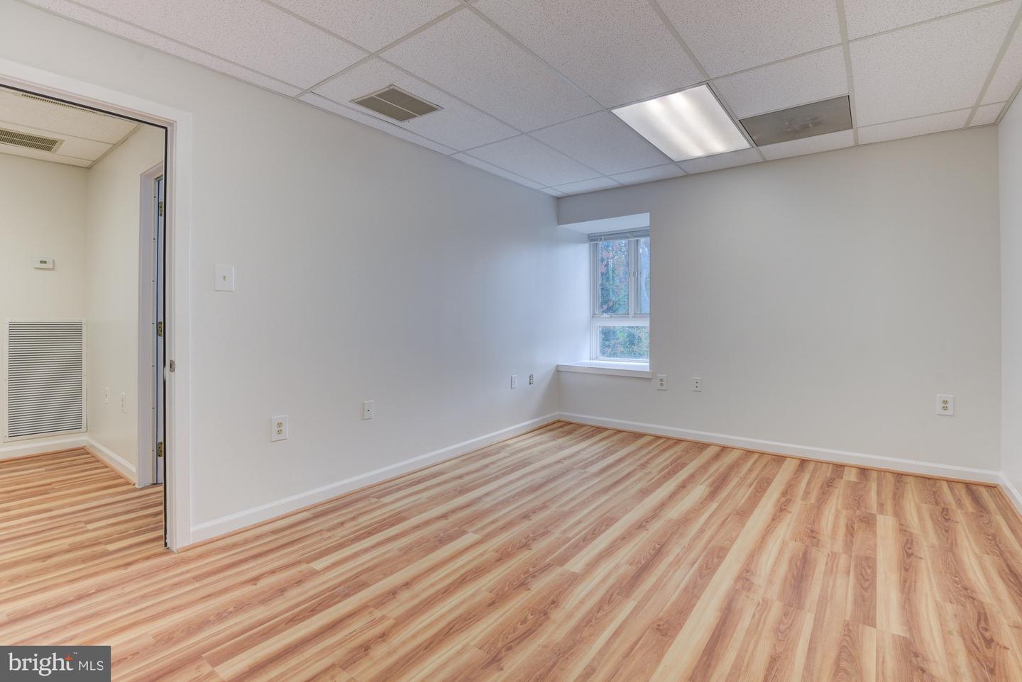 10627 Jones St #301b Property Photo 16