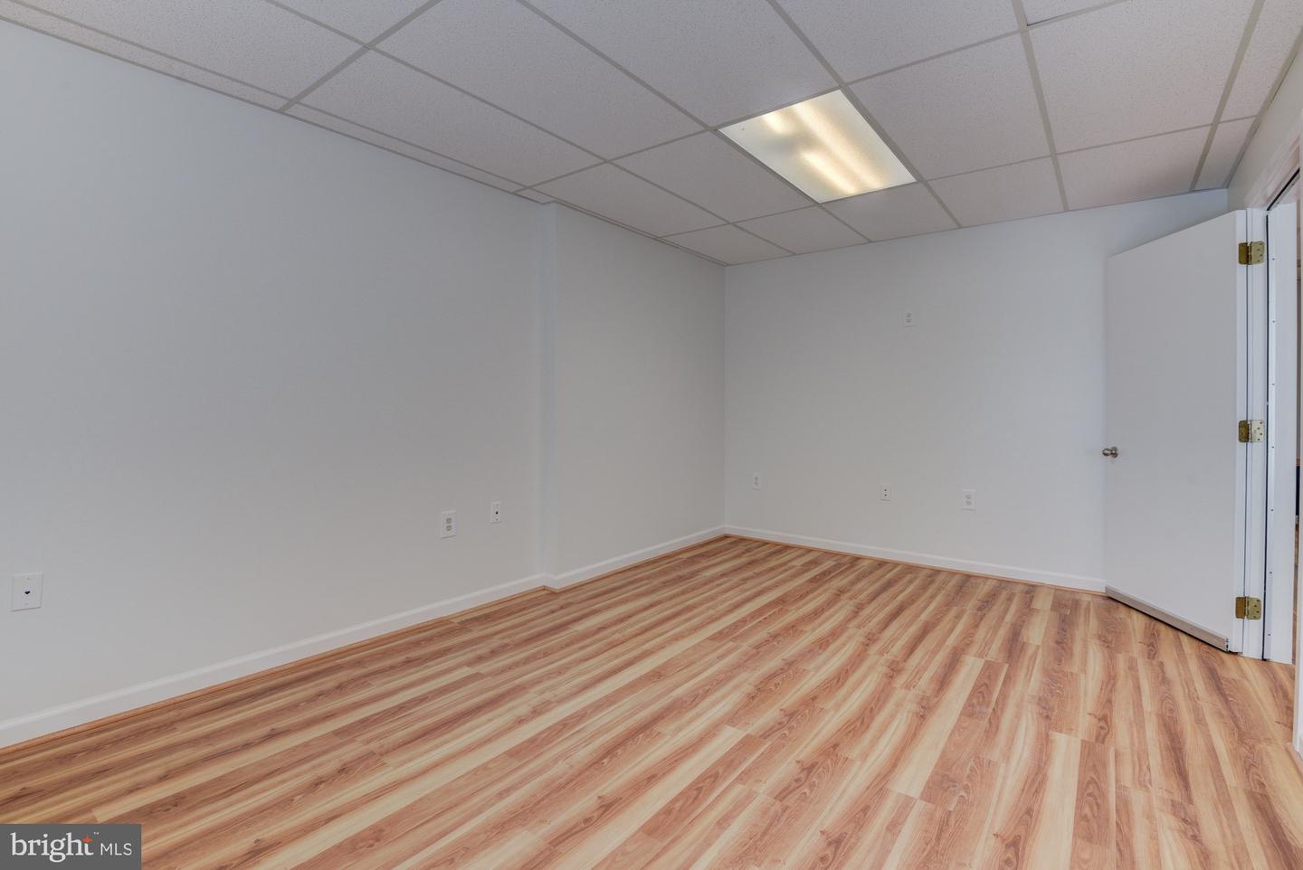 10627 Jones St #301b Property Photo 17