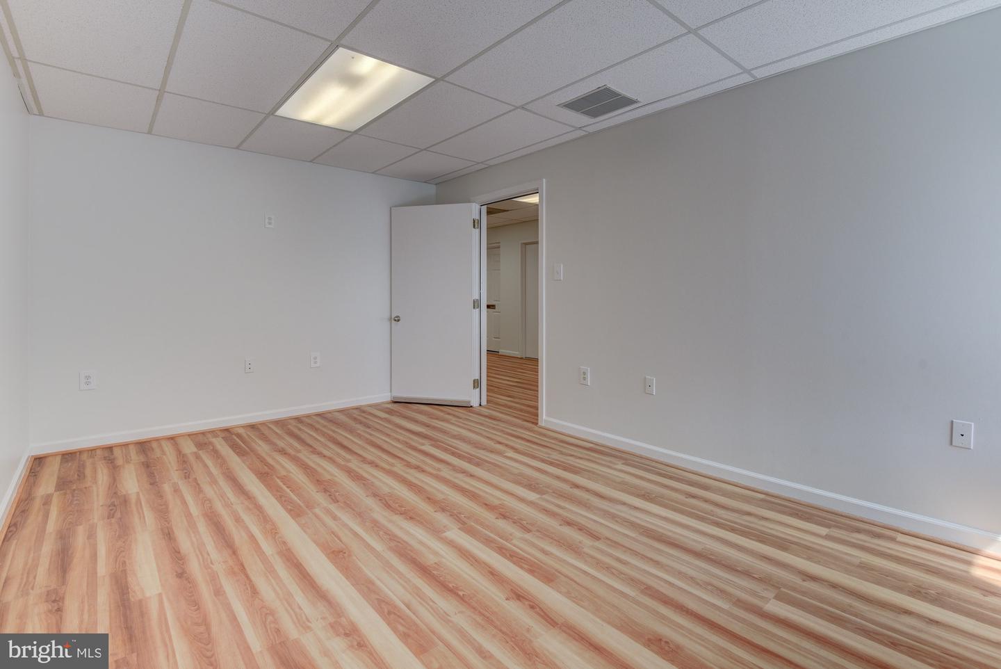 10627 Jones St #301b Property Photo 18