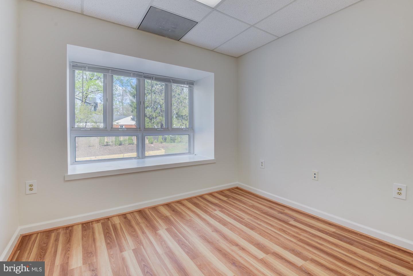 10627 Jones St #301b Property Photo 23