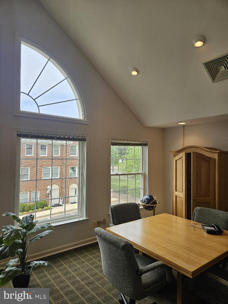 9679 Main St #d Property Photo 4