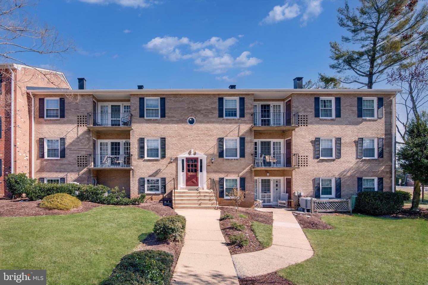 3991 Lyndhurst Dr #303 Property Photo