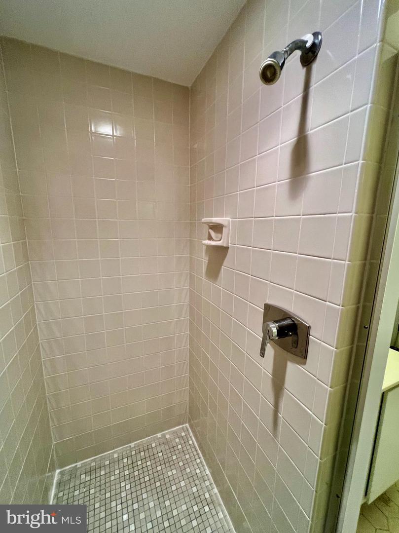 10335b-10337a Democracy Ln #b & A Property Photo 17