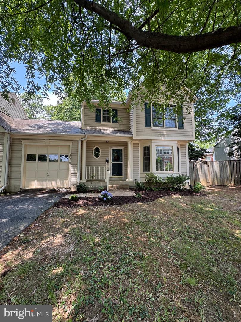 3916 Oak St Property Photo 1