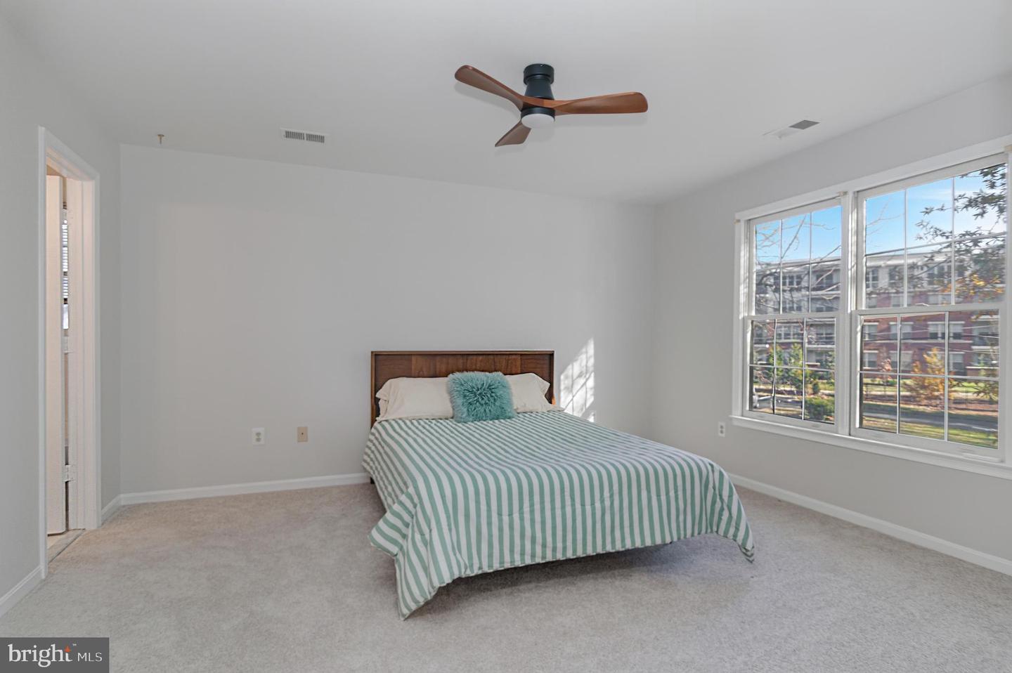 3916 Oak St Property Photo 24