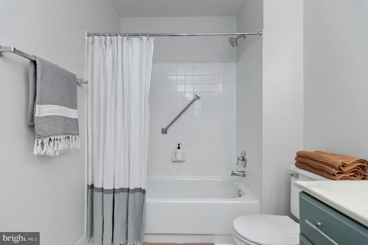 3916 Oak St Property Photo 37