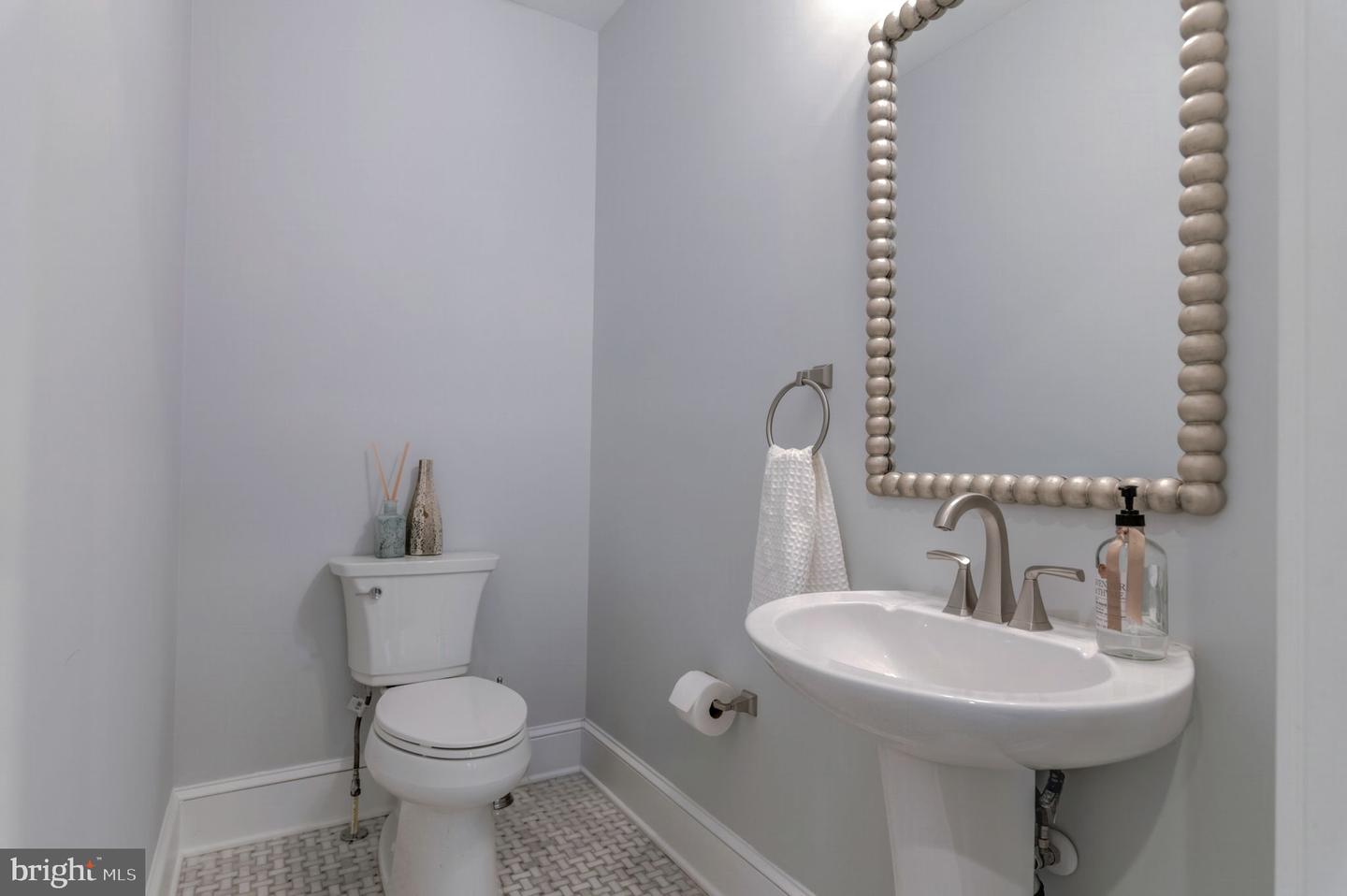 10708 Warwick Ave Property Photo 49