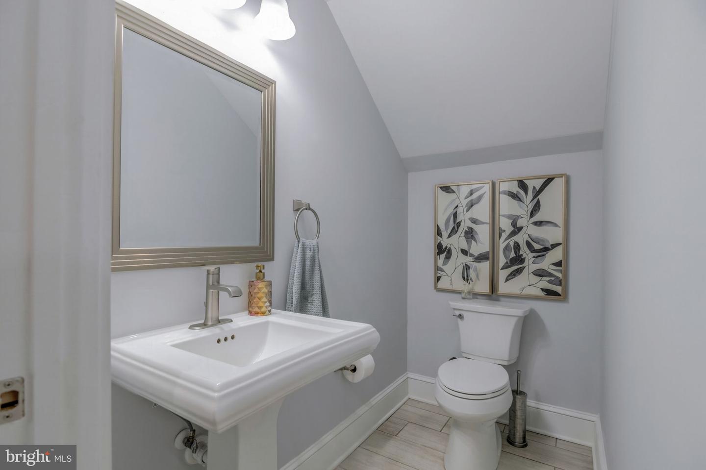 10708 Warwick Ave Property Photo 52