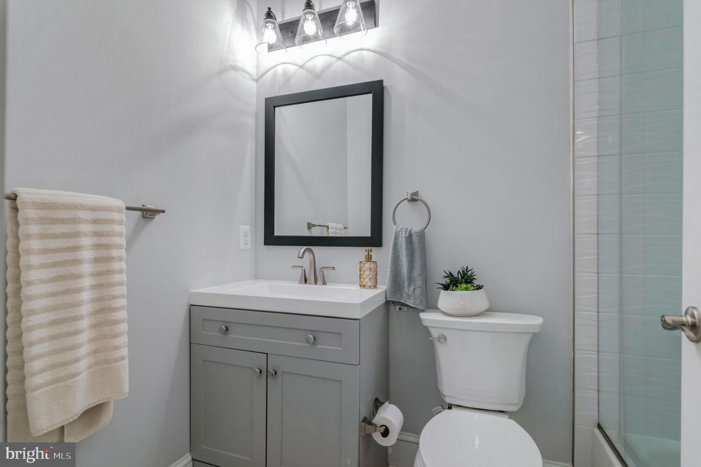 10708 Warwick Ave Property Photo 60