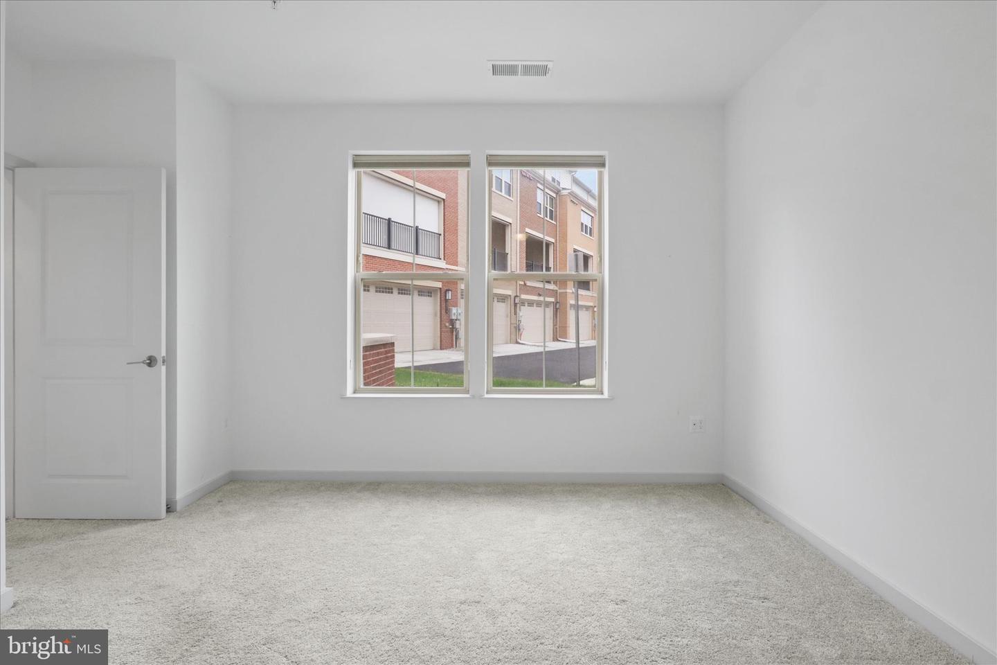 10755 Fairgrounds Dr #101 Property Photo 26