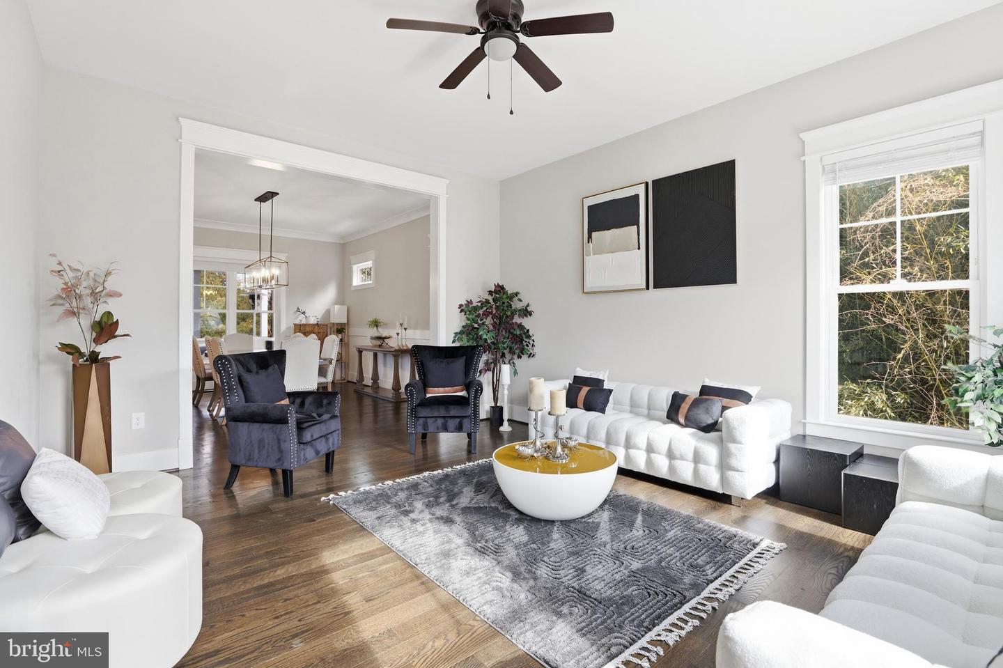 10602 Oak Pl Property Photo 6
