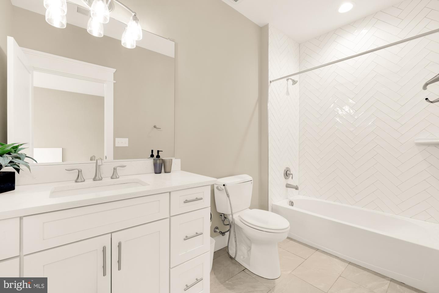 10602 Oak Pl Property Photo 36