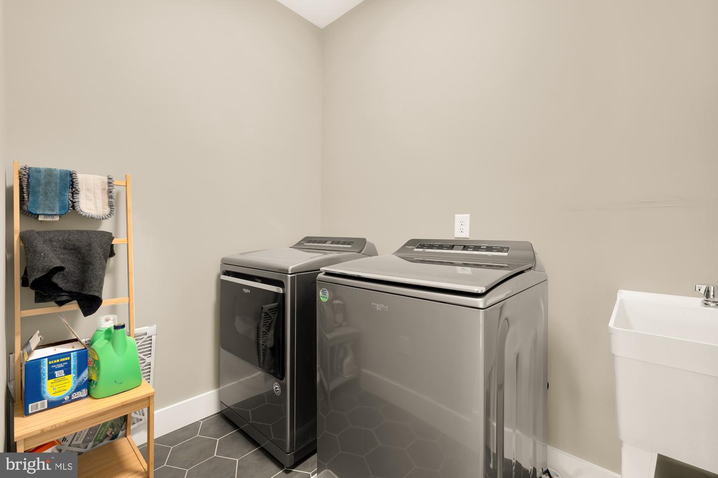 10602 Oak Pl Property Photo 37
