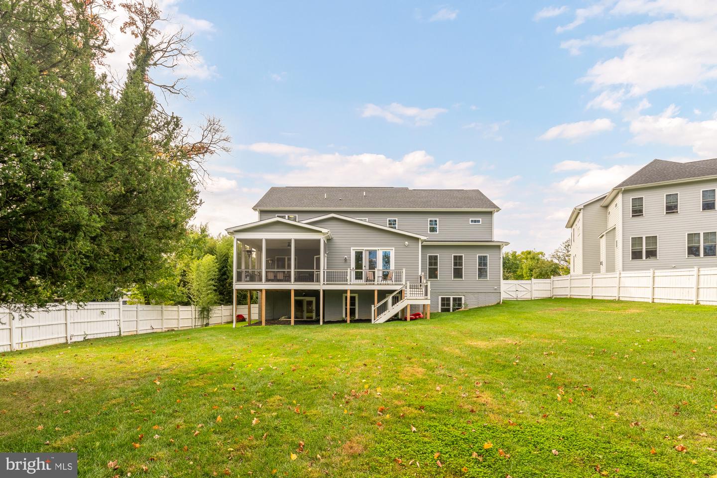 10602 Oak Pl Property Photo 56