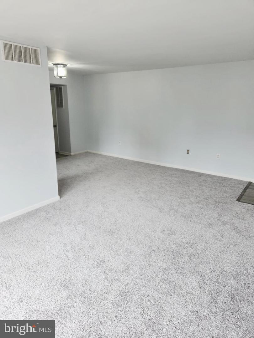 9471 Fairfax Blvd #201 Property Photo 8