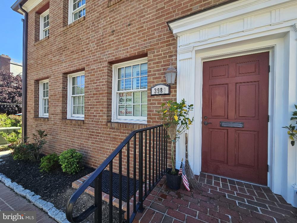 3989 CHAIN BRIDGE RD #1ST FLOOR/SUITE 100 Property Photo 1