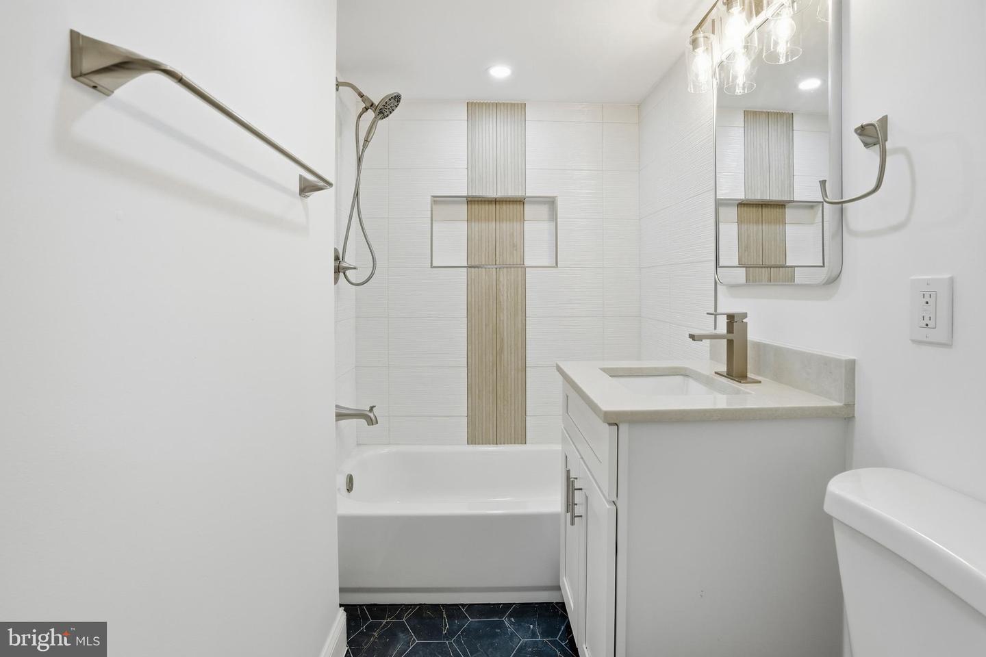 10704 Howerton Ave Property Photo 10